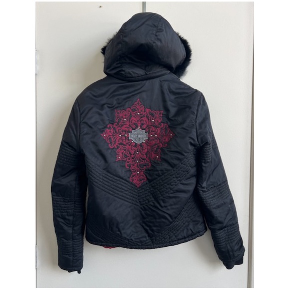 Harley-Davidson Medium Jacket with Real Fur Hood Trim Red Embroidered Back - Picture 6 of 15
